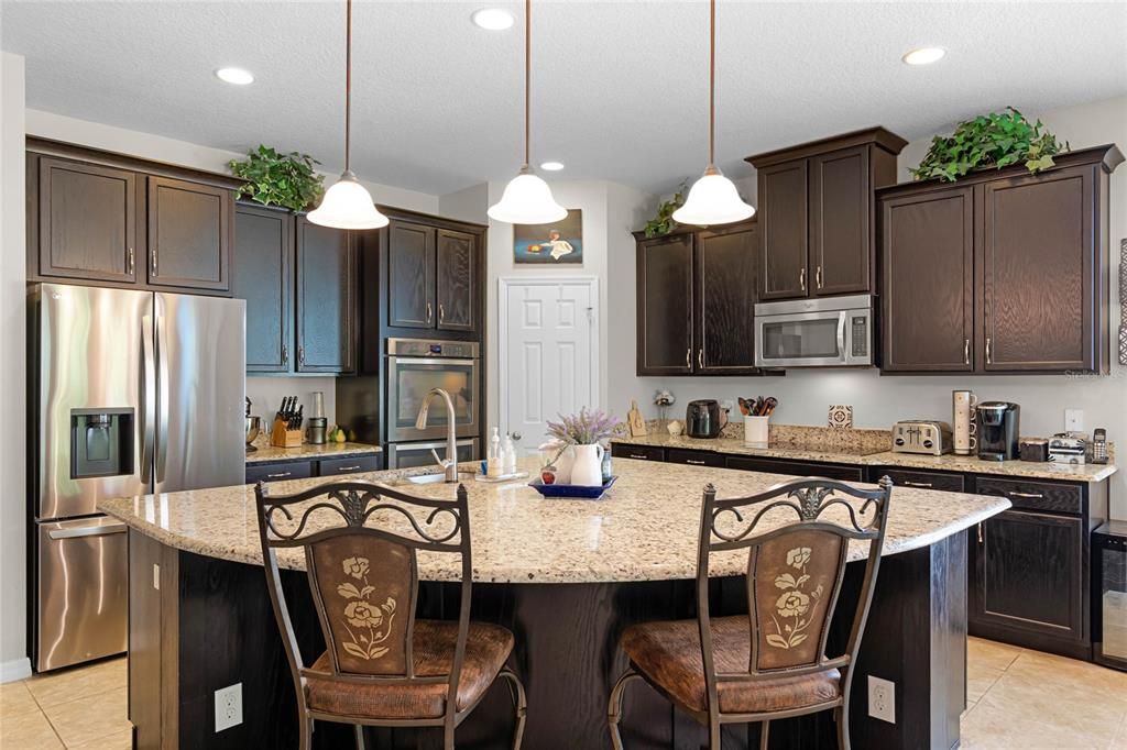 For Rent: $3,400 (3 beds, 3 baths, 2203 Square Feet)