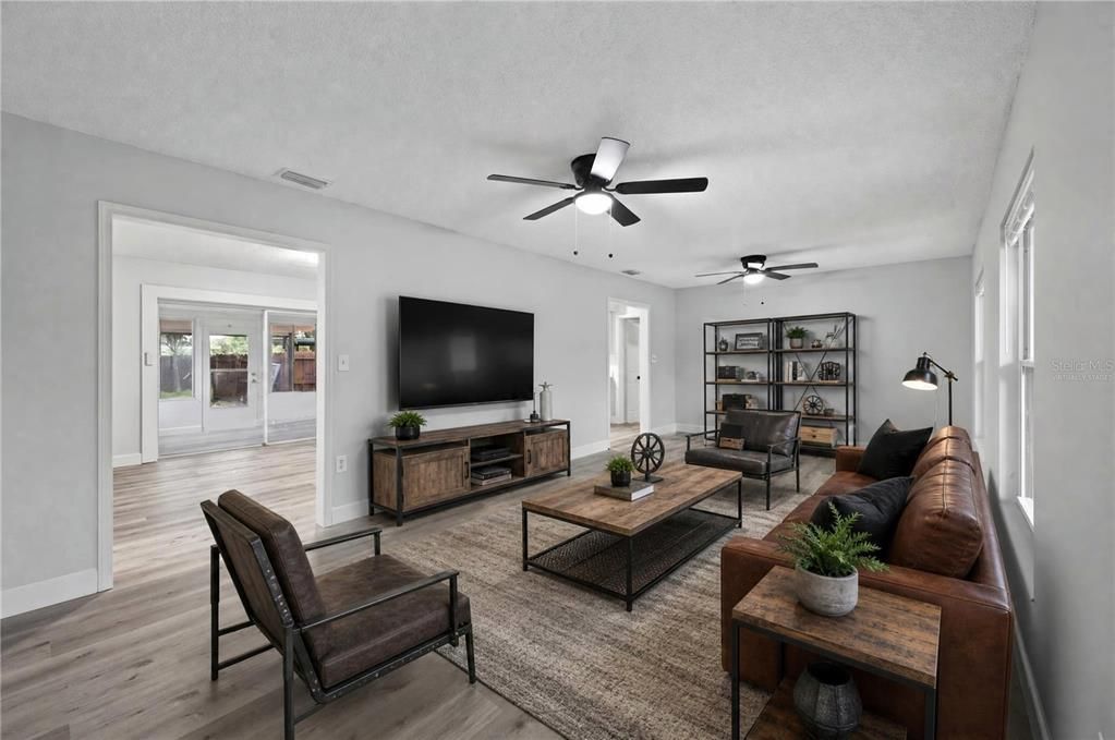 For Sale: $409,500 (4 beds, 3 baths, 1664 Square Feet)