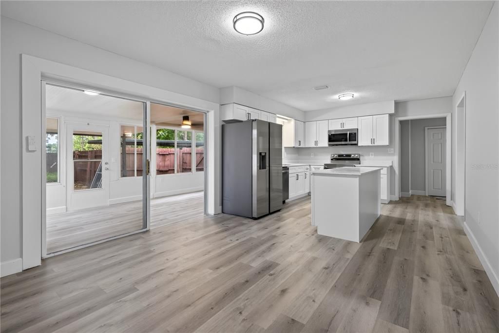 For Sale: $409,500 (4 beds, 3 baths, 1664 Square Feet)