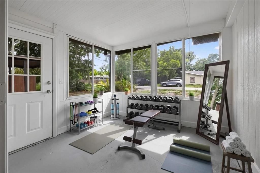 For Sale: $409,500 (4 beds, 3 baths, 1664 Square Feet)