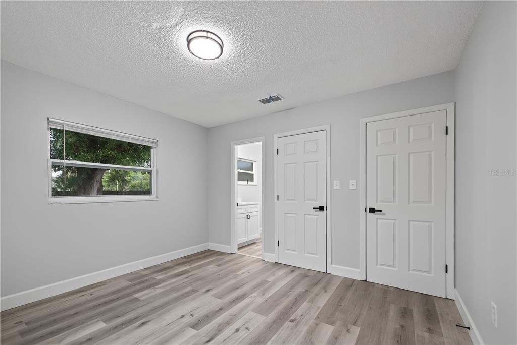 For Sale: $409,500 (4 beds, 3 baths, 1664 Square Feet)