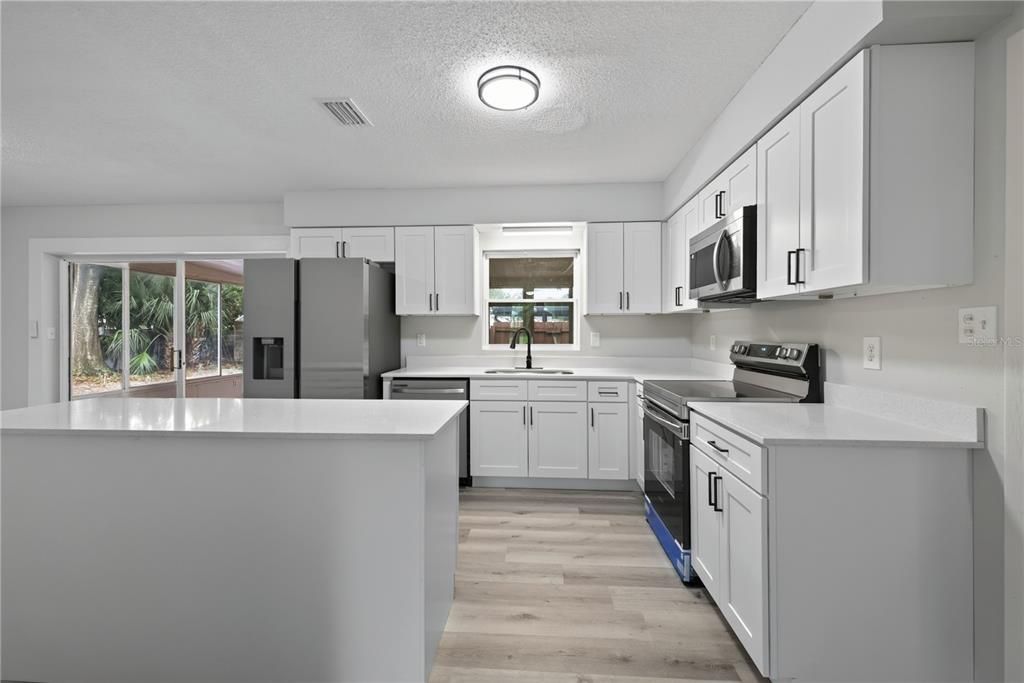 For Sale: $409,500 (4 beds, 3 baths, 1664 Square Feet)