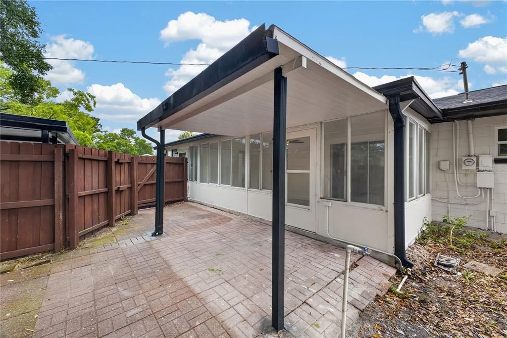 For Sale: $409,500 (4 beds, 3 baths, 1664 Square Feet)