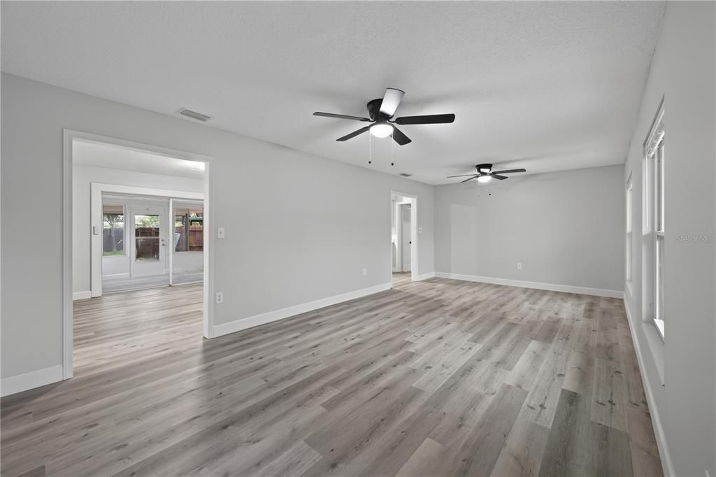 For Sale: $409,500 (4 beds, 3 baths, 1664 Square Feet)