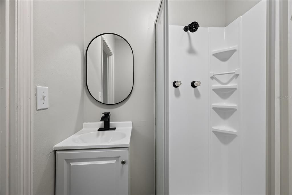 For Sale: $409,500 (4 beds, 3 baths, 1664 Square Feet)