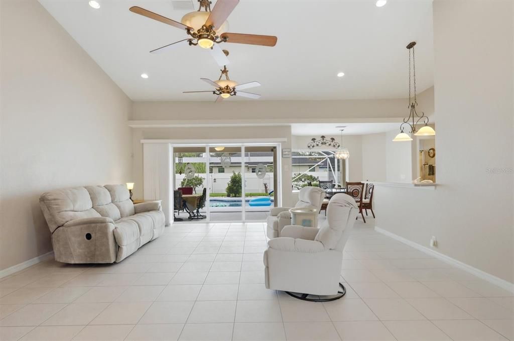 For Sale: $479,000 (3 beds, 2 baths, 1752 Square Feet)