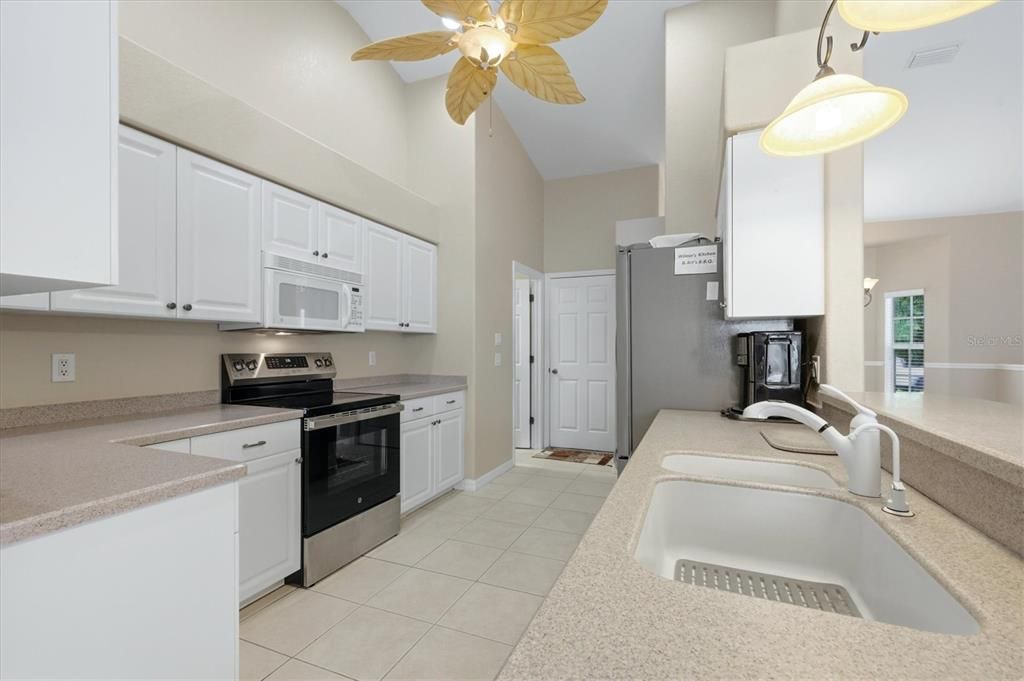 For Sale: $479,000 (3 beds, 2 baths, 1752 Square Feet)