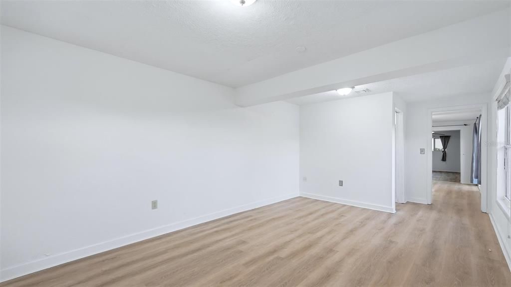 En Renta: $2,750 (3 camas, 2 baños, 1813 Pies cuadrados)
