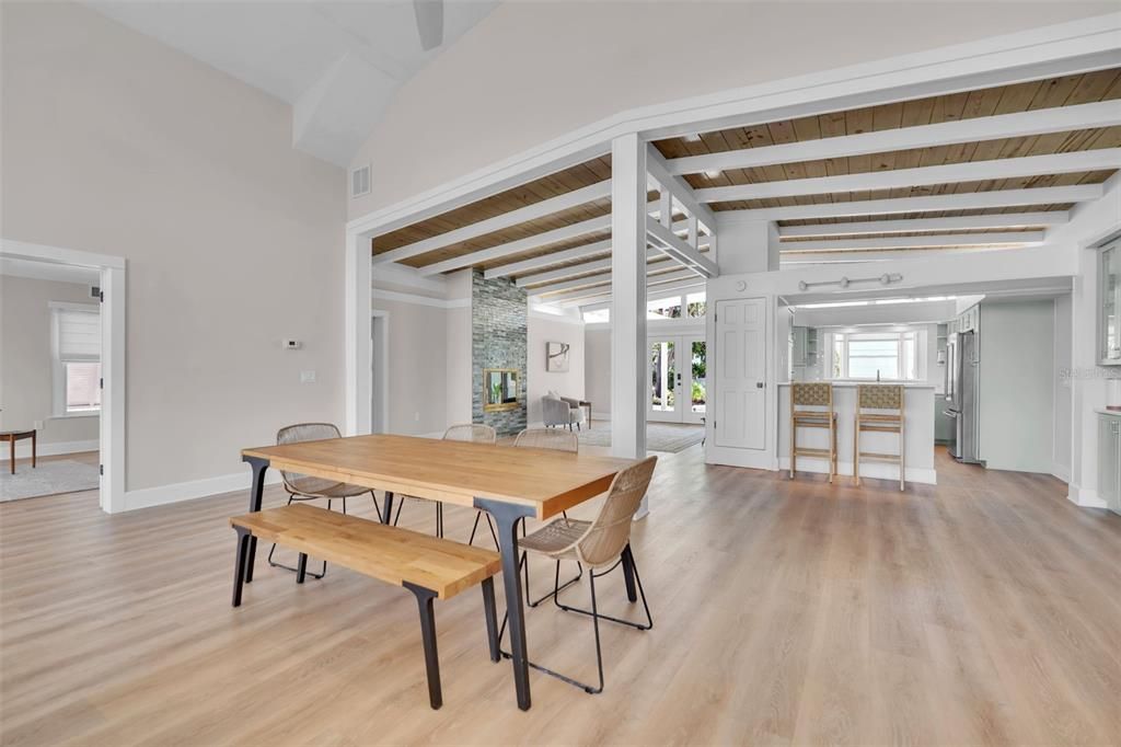 For Sale: $2,799,000 (3 beds, 3 baths, 3104 Square Feet)