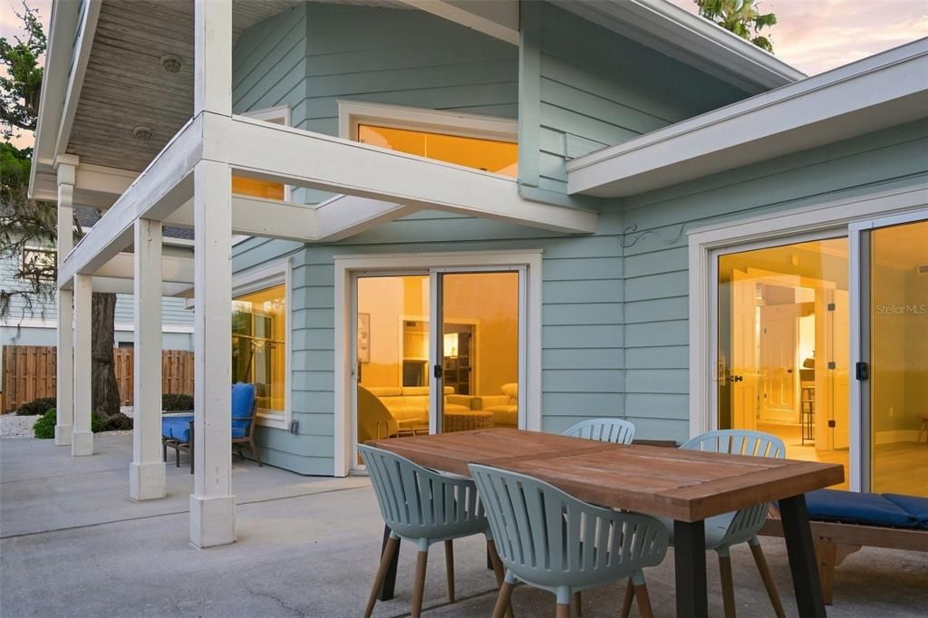 For Sale: $2,799,000 (3 beds, 3 baths, 3104 Square Feet)