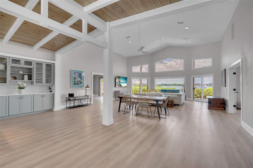 For Sale: $2,799,000 (3 beds, 3 baths, 3104 Square Feet)