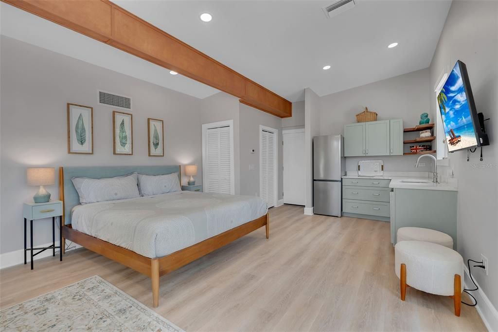 For Sale: $2,799,000 (3 beds, 3 baths, 3104 Square Feet)
