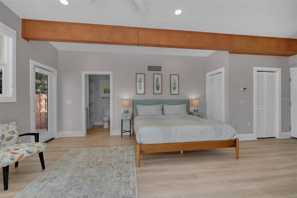 For Sale: $2,799,000 (3 beds, 3 baths, 3104 Square Feet)
