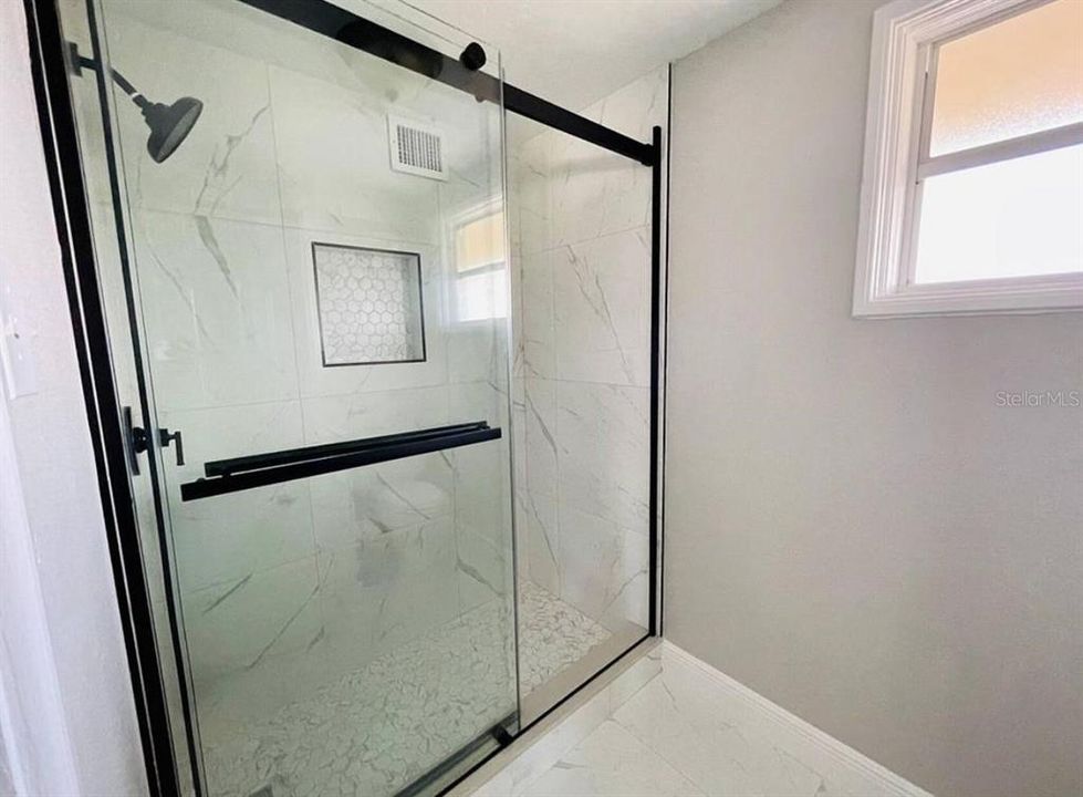 For Rent: $2,500 (3 beds, 2 baths, 1542 Square Feet)