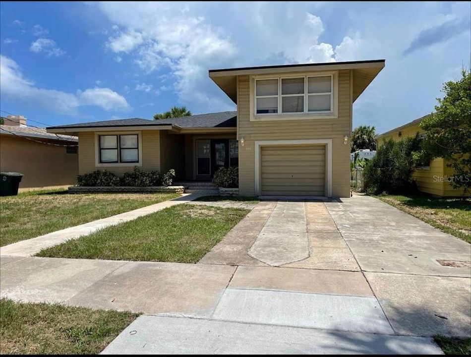 For Rent: $2,500 (3 beds, 2 baths, 1542 Square Feet)