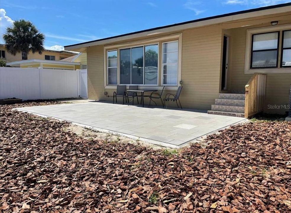 For Rent: $2,500 (3 beds, 2 baths, 1542 Square Feet)