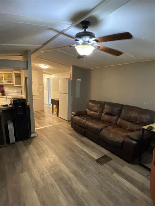 En Venta: $139,999 (4 camas, 3 baños, 924 Pies cuadrados)