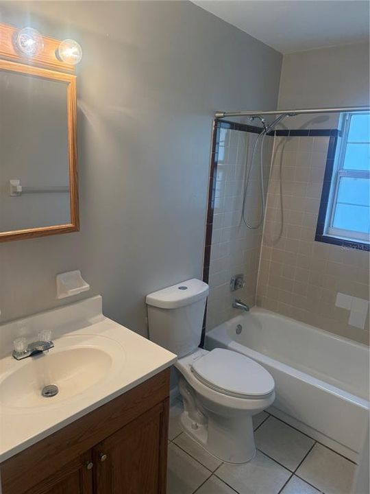 For Rent: $1,400 (2 beds, 1 baths, 930 Square Feet)