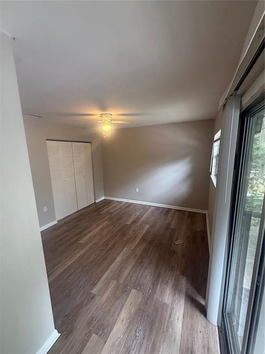 For Rent: $1,400 (2 beds, 1 baths, 930 Square Feet)
