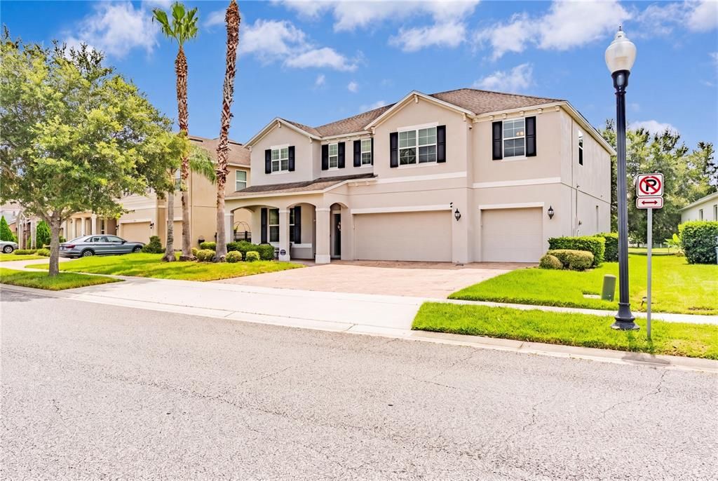 For Sale: $699,000 (5 beds, 4 baths, 3241 Square Feet)
