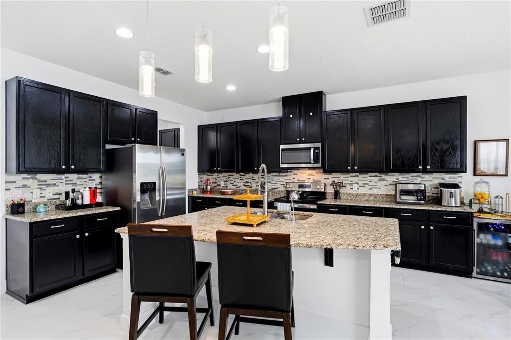 For Sale: $699,000 (5 beds, 4 baths, 3241 Square Feet)