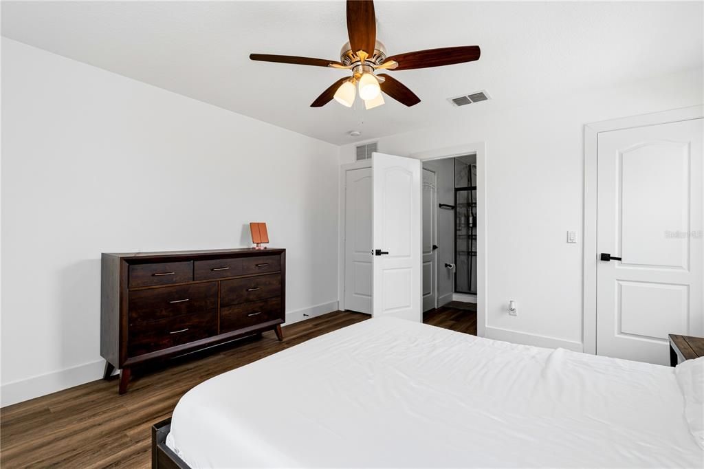 For Sale: $699,000 (5 beds, 4 baths, 3241 Square Feet)