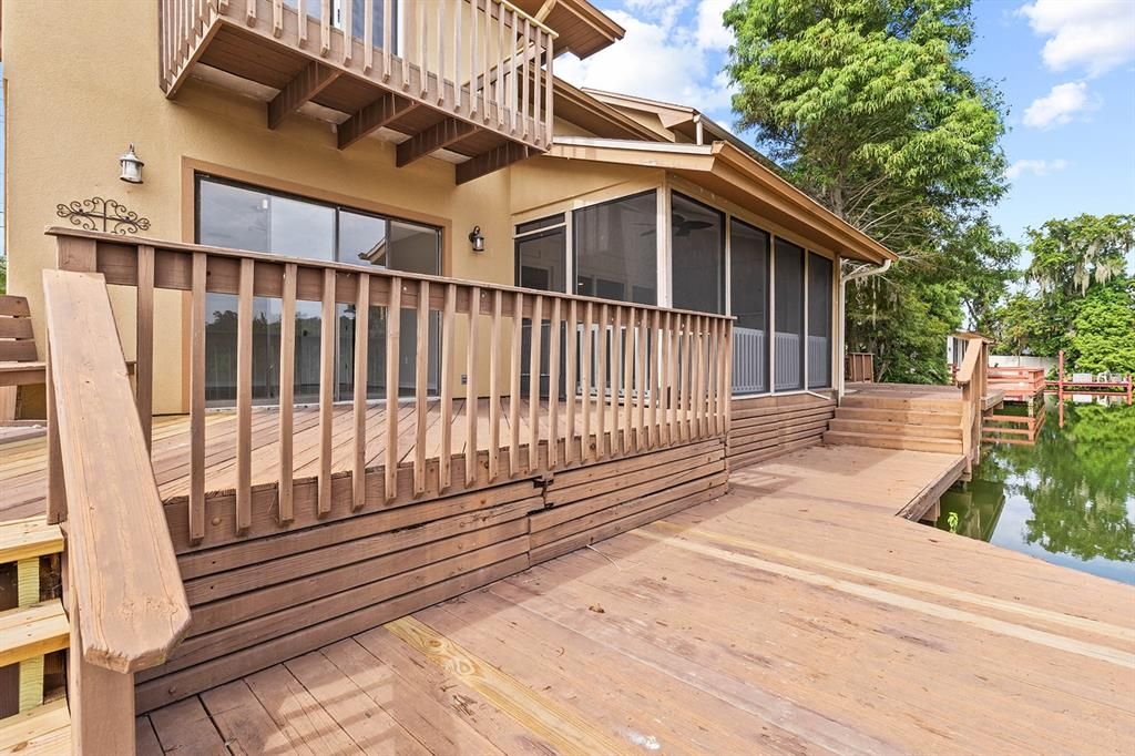 En Venta: $549,900 (4 camas, 3 baños, 2678 Pies cuadrados)