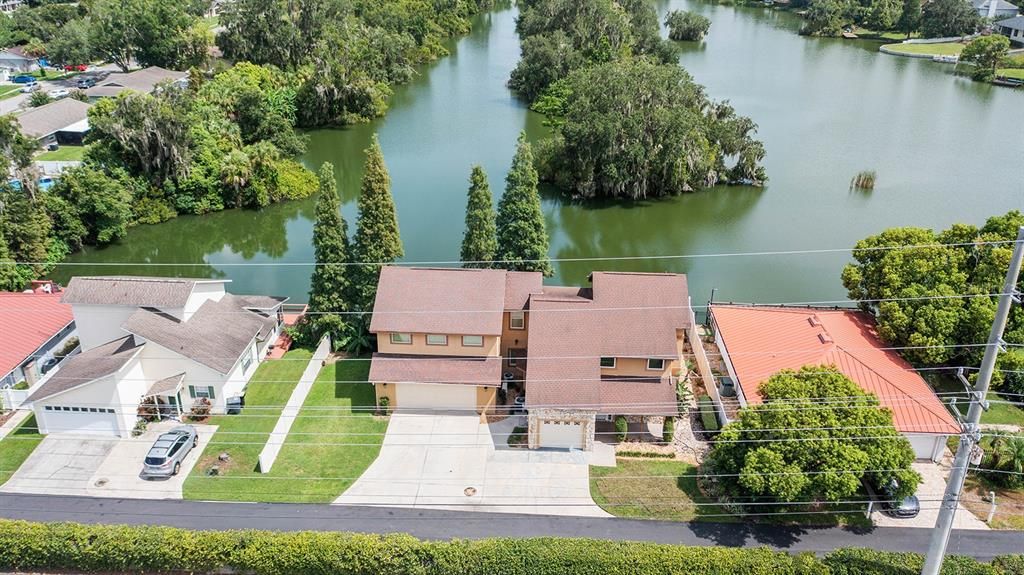 En Venta: $549,900 (4 camas, 3 baños, 2678 Pies cuadrados)