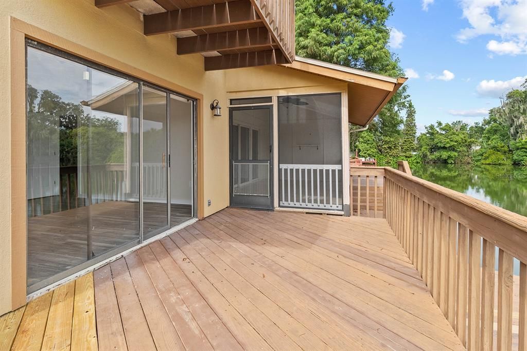 En Venta: $549,900 (4 camas, 3 baños, 2678 Pies cuadrados)