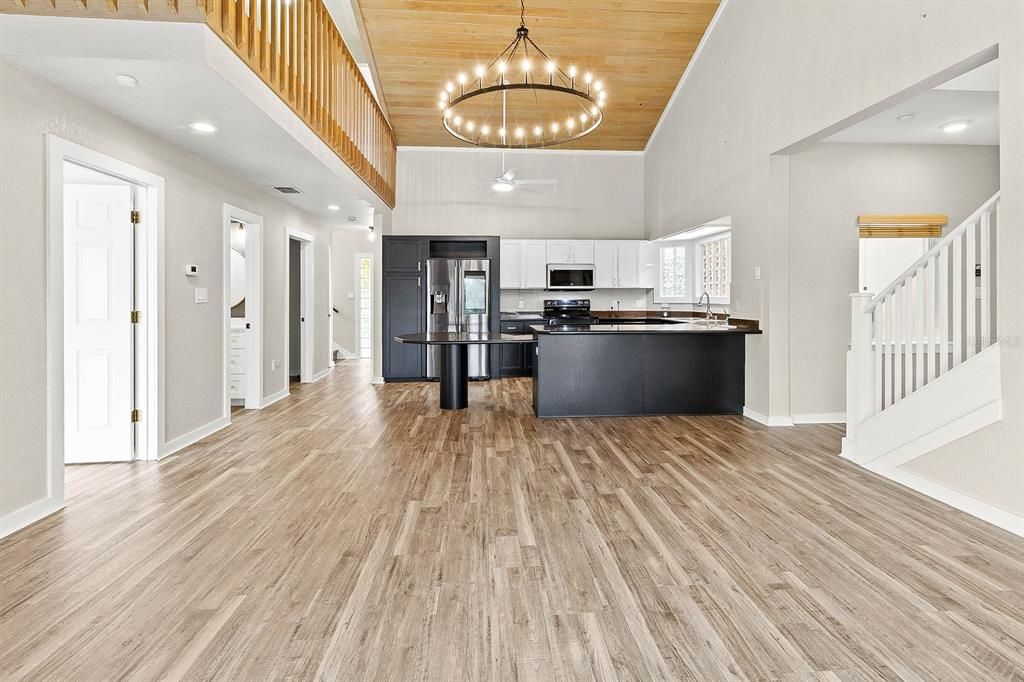 En Venta: $549,900 (4 camas, 3 baños, 2678 Pies cuadrados)