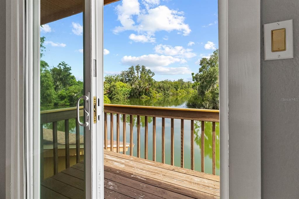 En Venta: $549,900 (4 camas, 3 baños, 2678 Pies cuadrados)