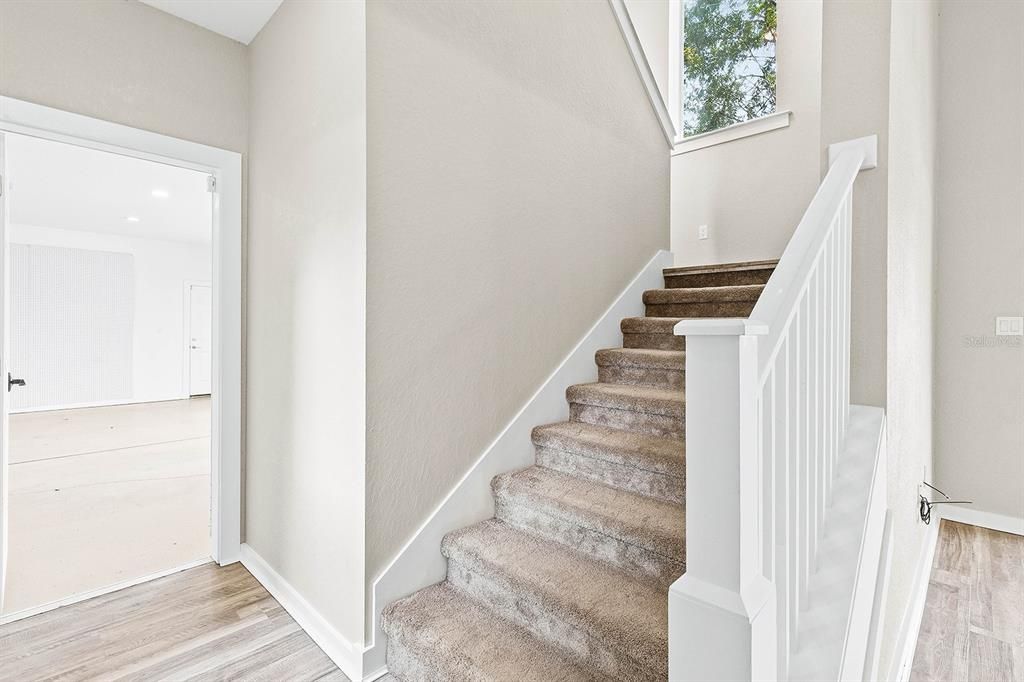En Venta: $549,900 (4 camas, 3 baños, 2678 Pies cuadrados)
