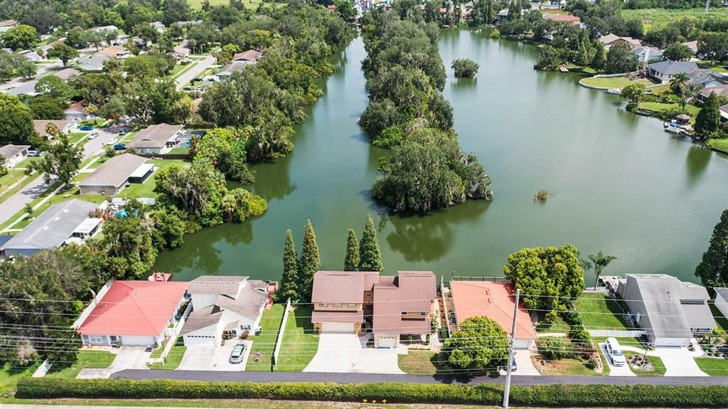 En Venta: $549,900 (4 camas, 3 baños, 2678 Pies cuadrados)