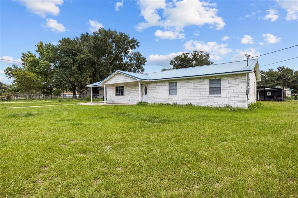 For Sale: $335,000 (3 beds, 2 baths, 1458 Square Feet)