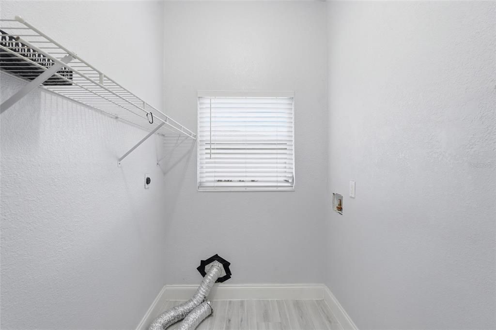 For Sale: $379,000 (3 beds, 3 baths, 2166 Square Feet)