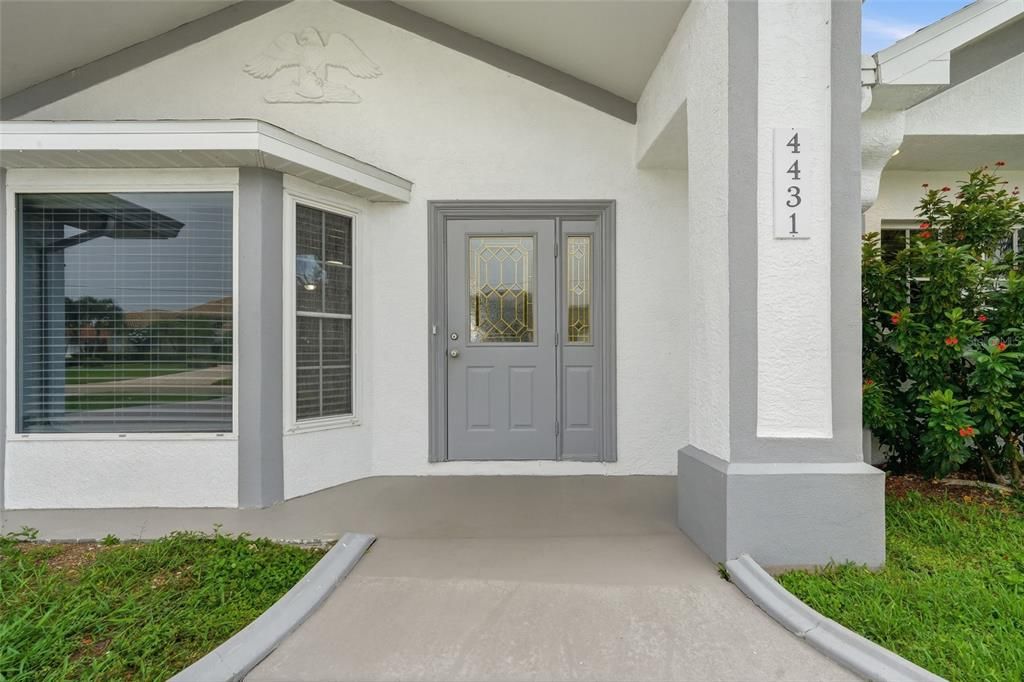 For Sale: $379,000 (3 beds, 3 baths, 2166 Square Feet)
