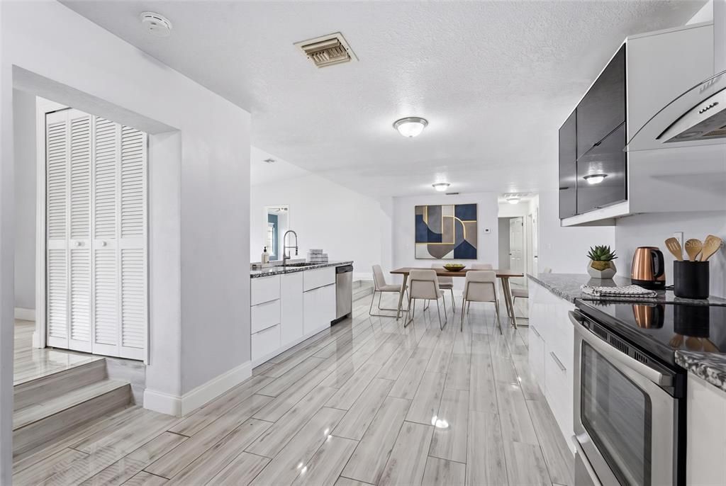 For Sale: $379,000 (3 beds, 3 baths, 2166 Square Feet)