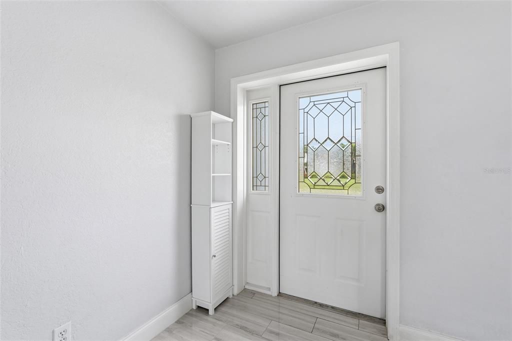For Sale: $379,000 (3 beds, 3 baths, 2166 Square Feet)
