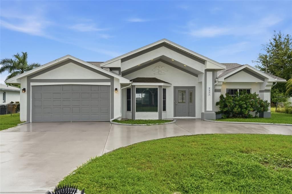 For Sale: $379,000 (3 beds, 3 baths, 2166 Square Feet)