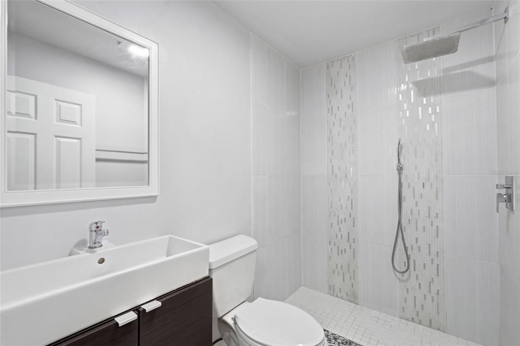 For Sale: $379,000 (3 beds, 3 baths, 2166 Square Feet)
