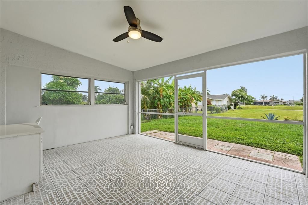 For Sale: $379,000 (3 beds, 3 baths, 2166 Square Feet)