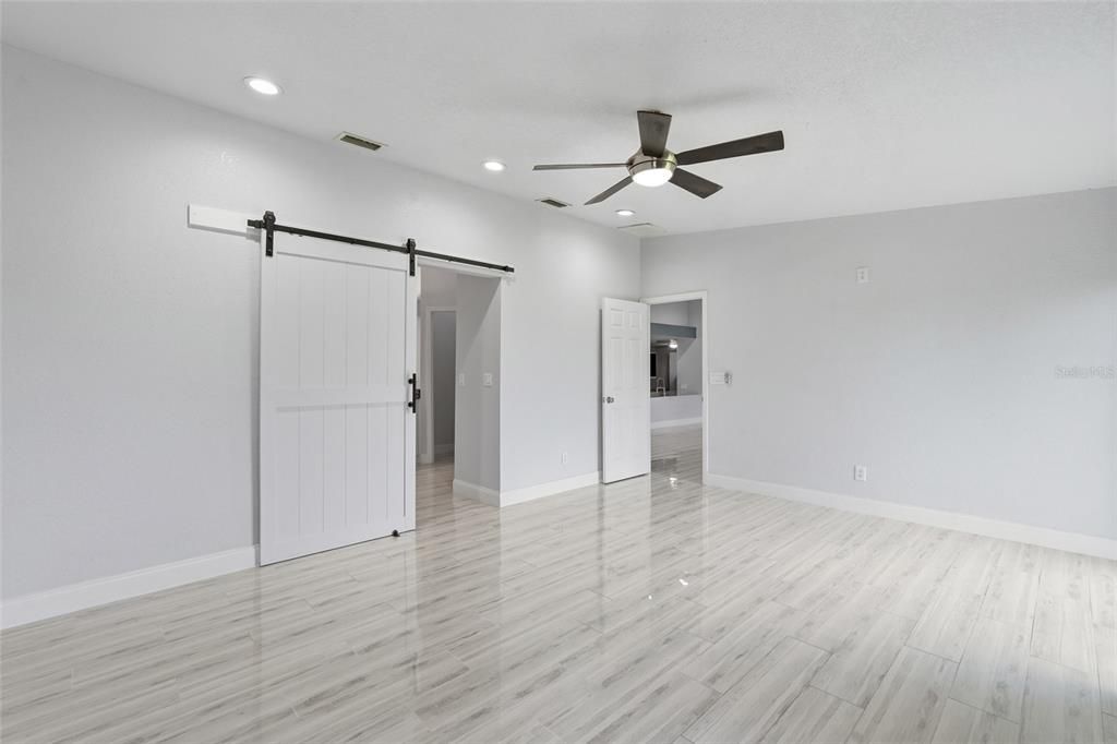 For Sale: $379,000 (3 beds, 3 baths, 2166 Square Feet)
