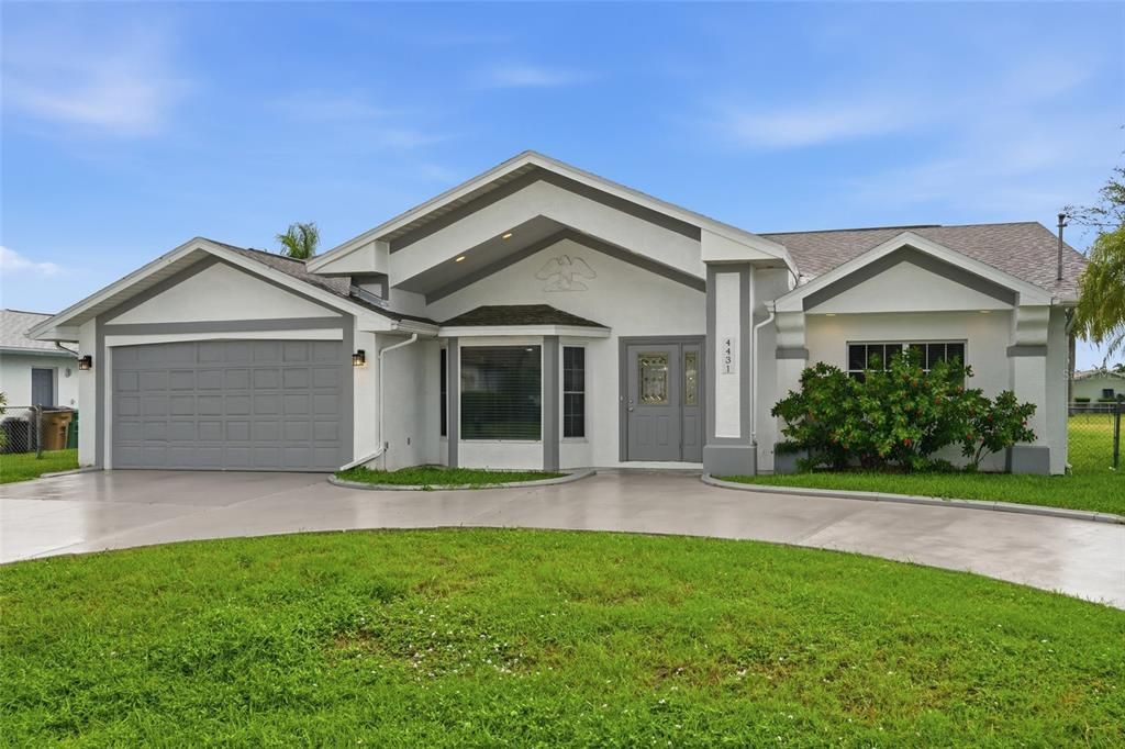 For Sale: $379,000 (3 beds, 3 baths, 2166 Square Feet)