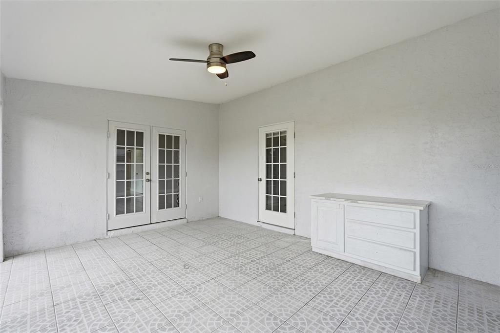 For Sale: $379,000 (3 beds, 3 baths, 2166 Square Feet)