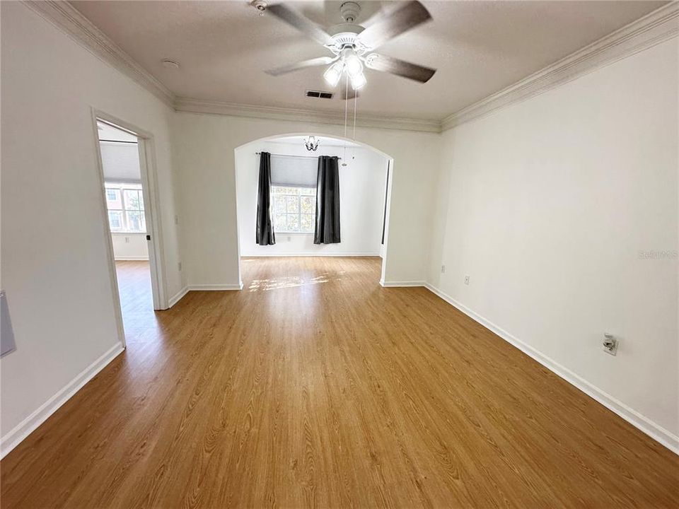 For Sale: $254,000 (3 beds, 2 baths, 1270 Square Feet)