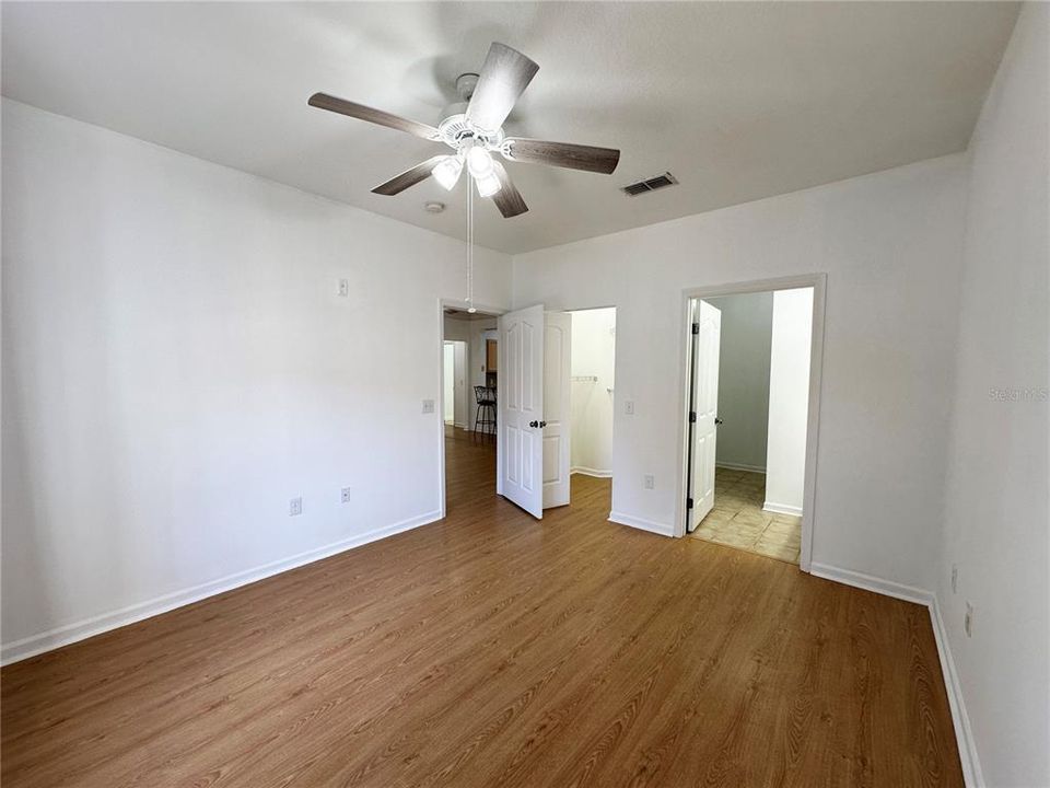 For Sale: $254,000 (3 beds, 2 baths, 1270 Square Feet)