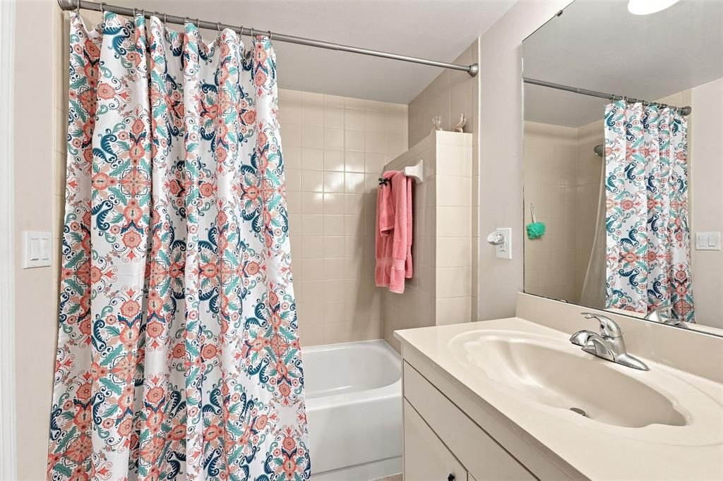 For Sale: $360,000 (2 beds, 2 baths, 1351 Square Feet)