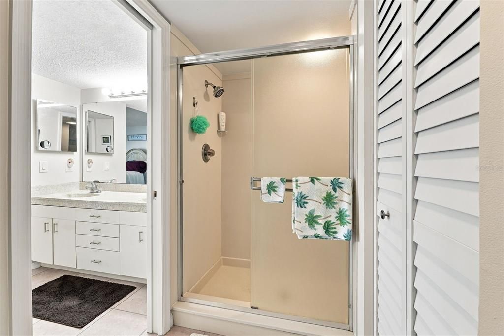 For Sale: $360,000 (2 beds, 2 baths, 1351 Square Feet)