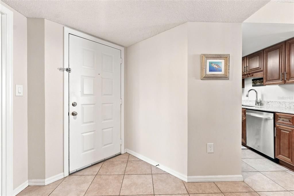 For Sale: $360,000 (2 beds, 2 baths, 1351 Square Feet)