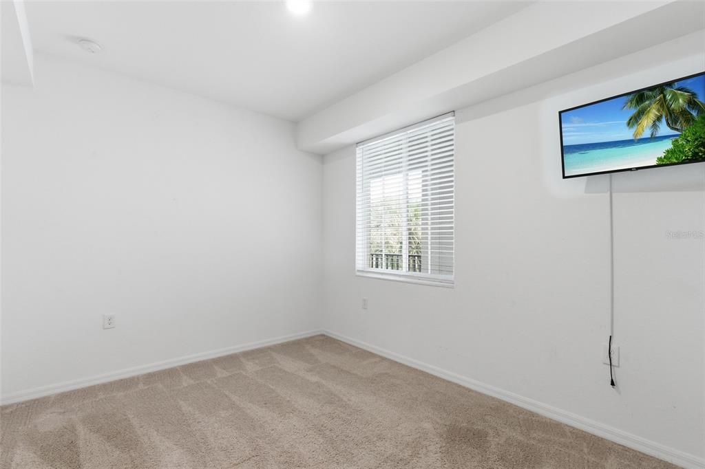 For Sale: $239,000 (2 beds, 2 baths, 1198 Square Feet)